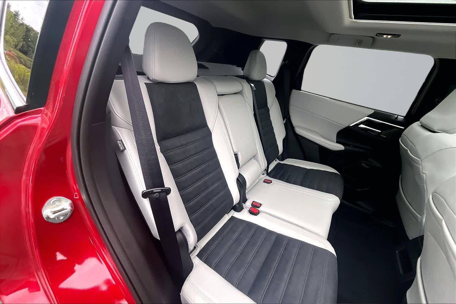 2026 Mitsubishi Outlander SE Red Diamond at James Chevrolet