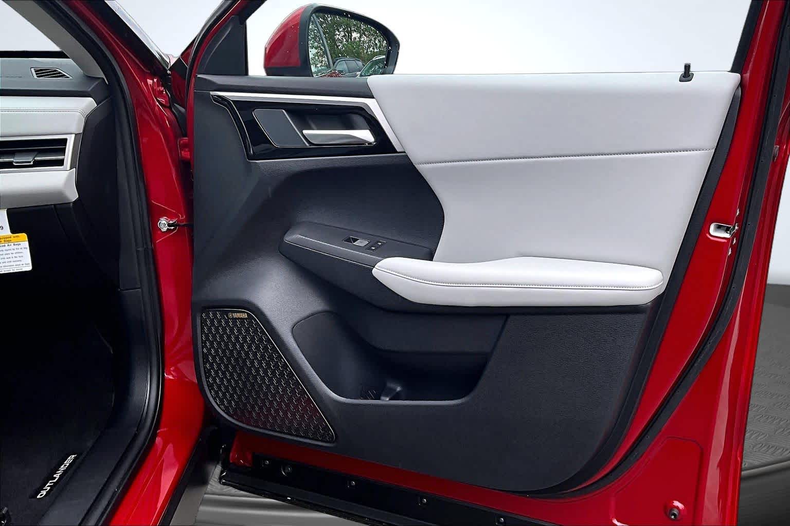 2026 Mitsubishi Outlander SE Red Diamond at James Chevrolet