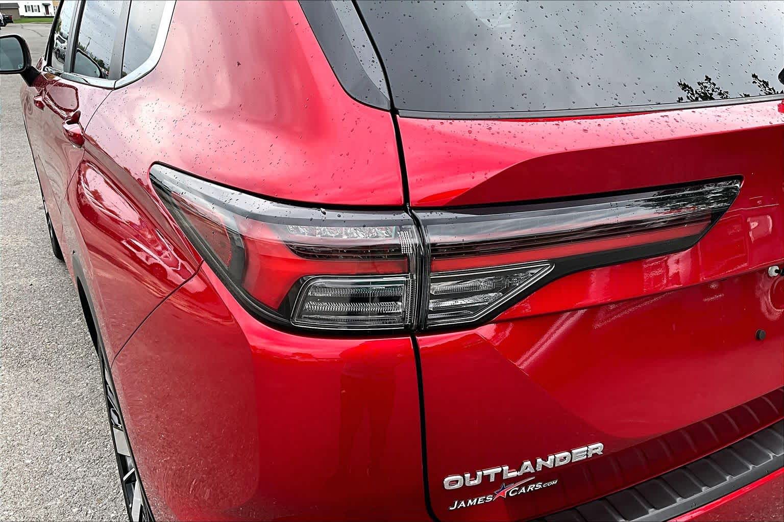 2026 Mitsubishi Outlander SE Red Diamond at James Chevrolet