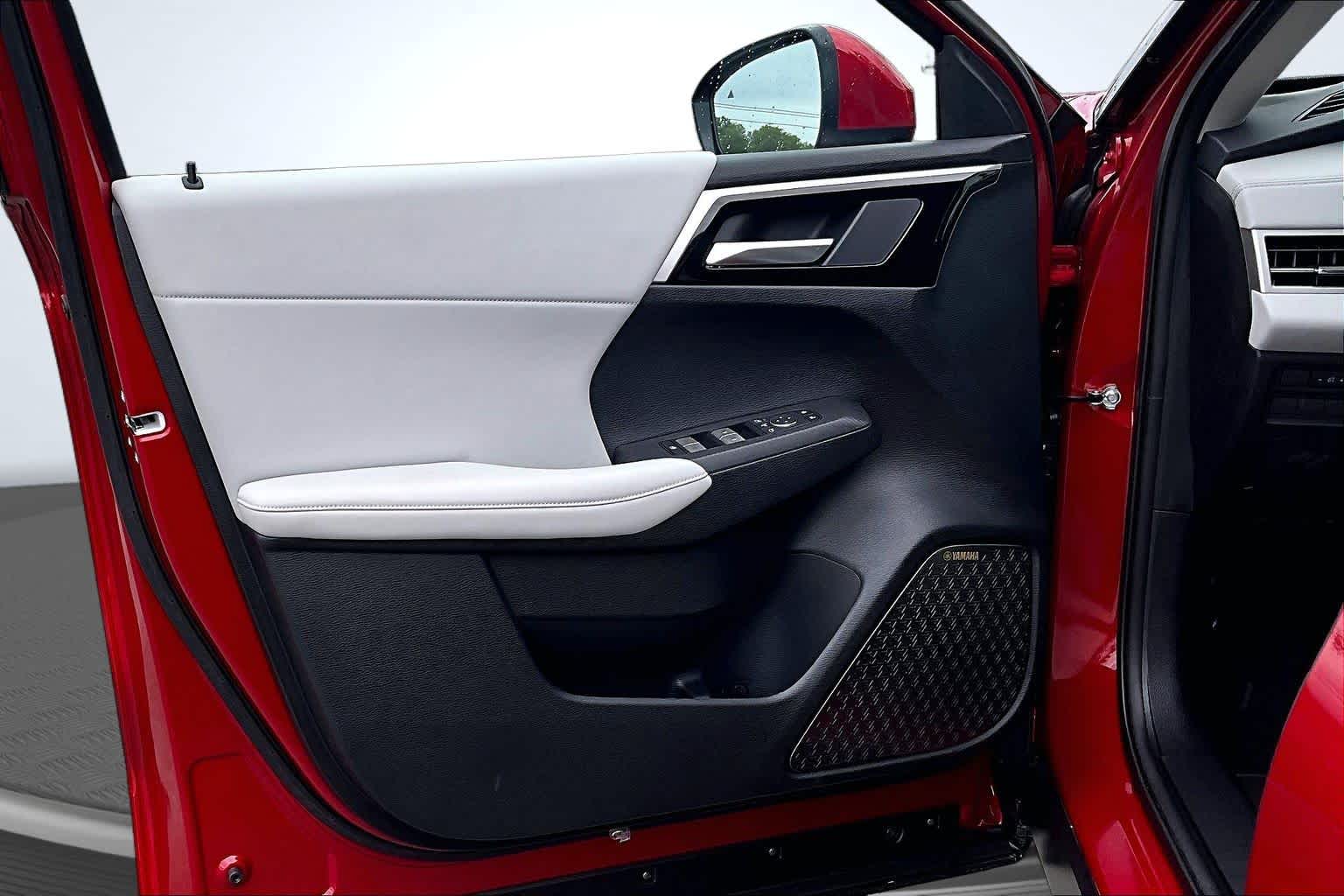 2026 Mitsubishi Outlander SE Red Diamond at James Chevrolet