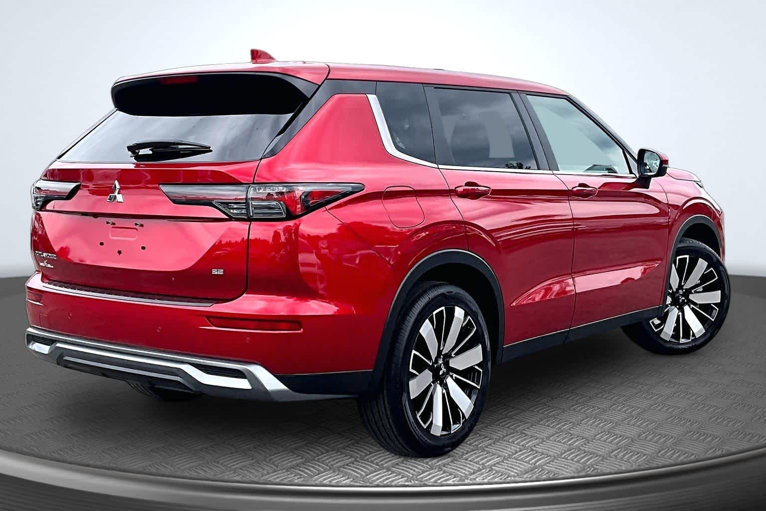 2026 Mitsubishi Outlander SE - 2