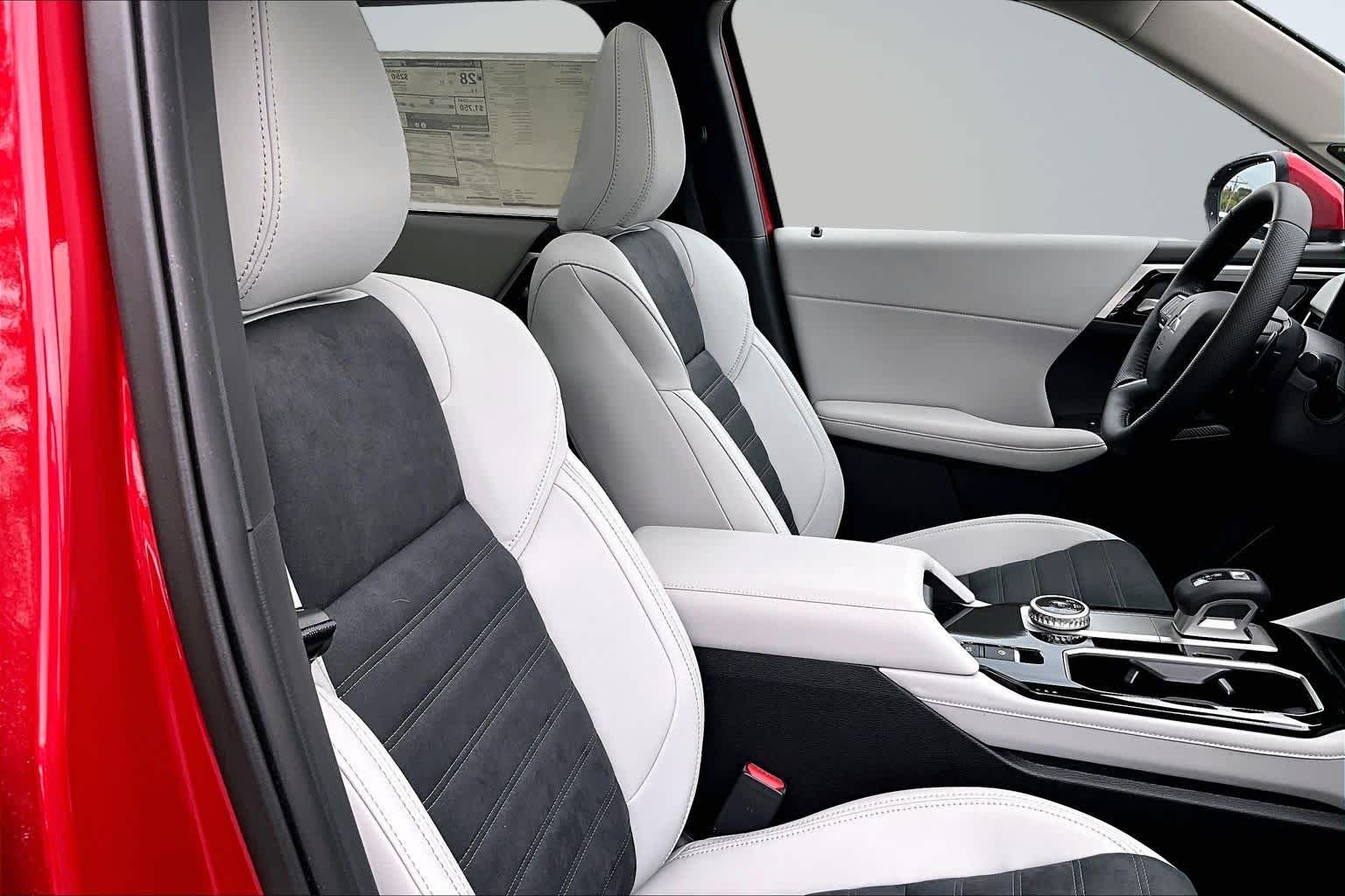 2026 Mitsubishi Outlander SE - 7