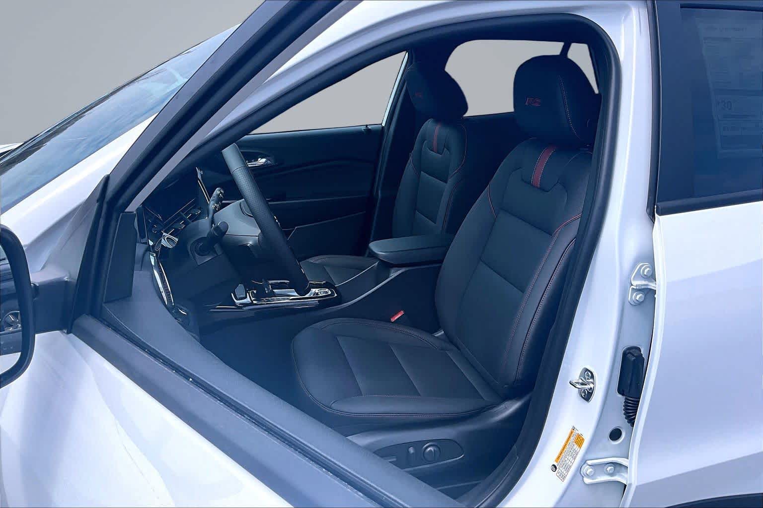 2026 Chevrolet Trax 2RS Summit White at James Chevrolet