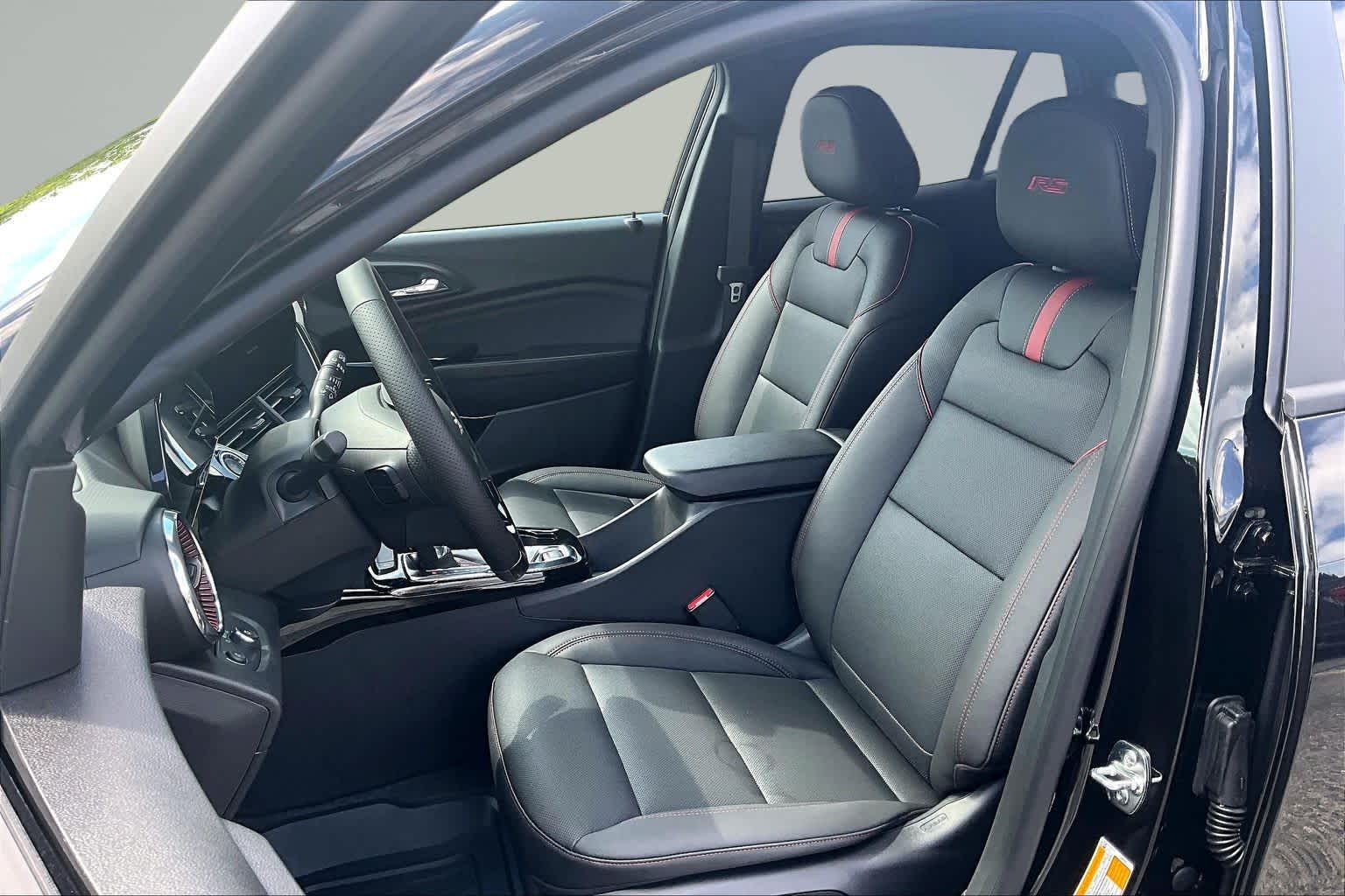 2026 Chevrolet Trax 2RS Mosaic Black Metallic at James Chevrolet