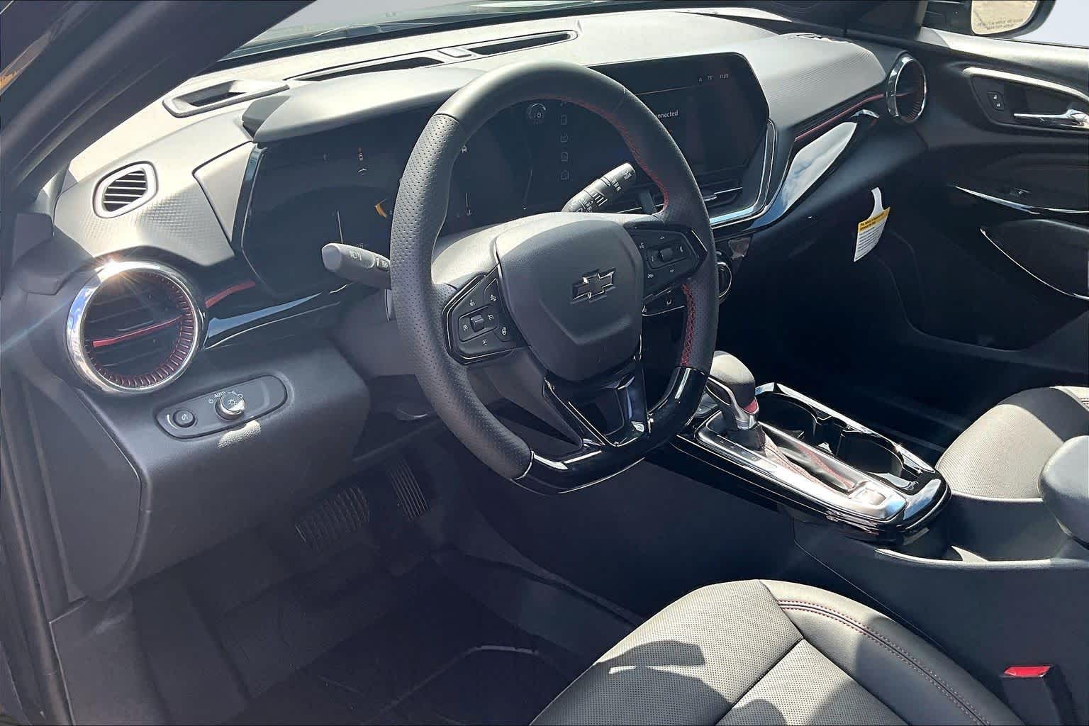 2026 Chevrolet Trax 2RS Mosaic Black Metallic at James Chevrolet