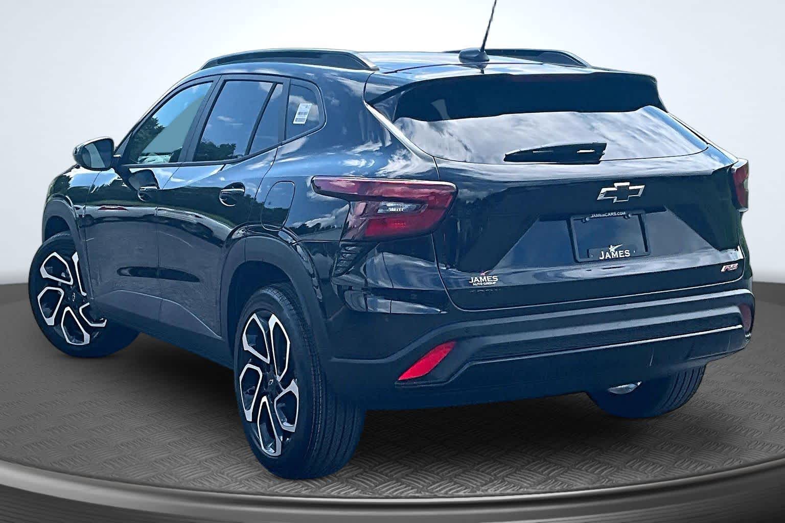 2026 Chevrolet Trax 2RS Mosaic Black Metallic at James Chevrolet