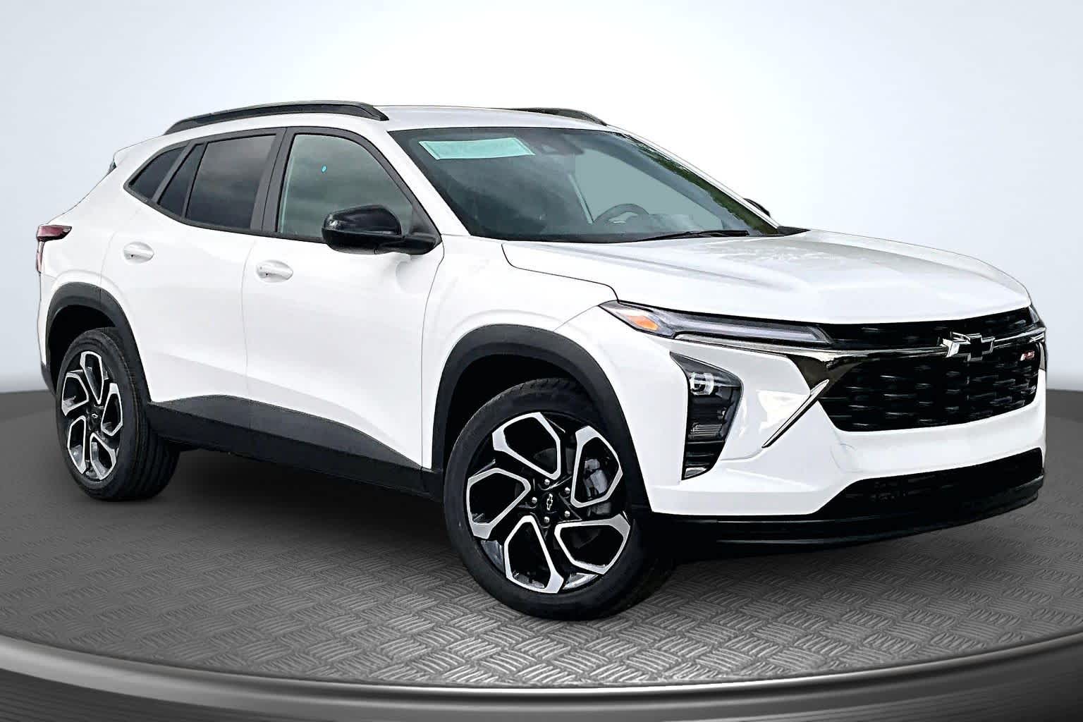 2026 Chevrolet Trax 2RS Summit White at James Chevrolet