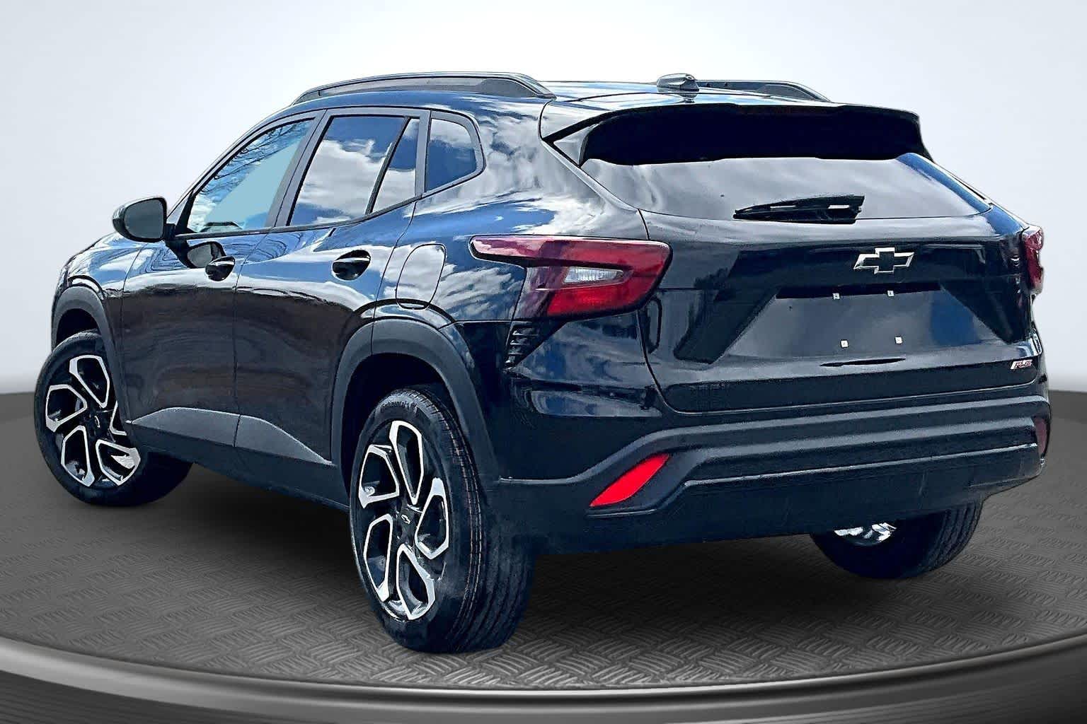 2026 Chevrolet Trax 2RS Mosaic Black Metallic at James Chevrolet