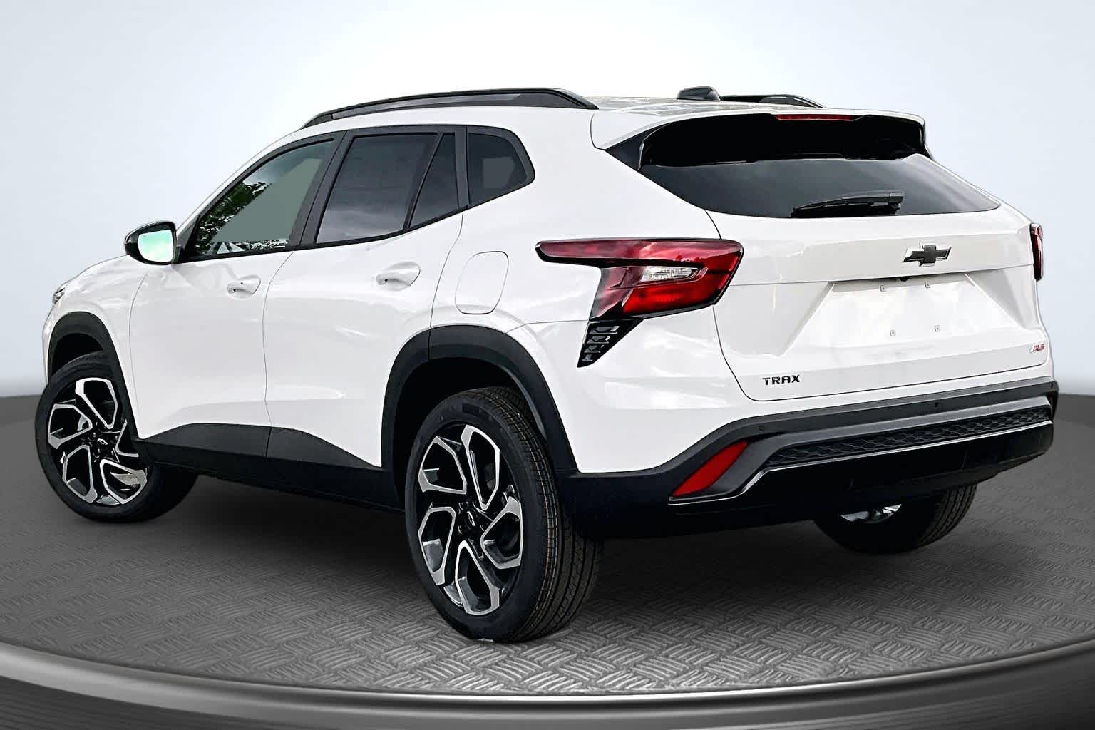 2026 Chevrolet Trax 2RS Summit White at James Chevrolet