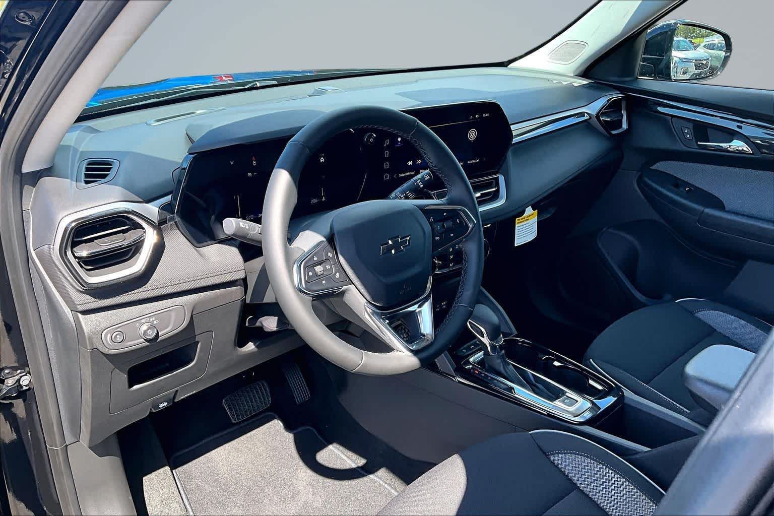 2026 Chevrolet Trailblazer LT Mosaic Black Metallic at James Chevrolet