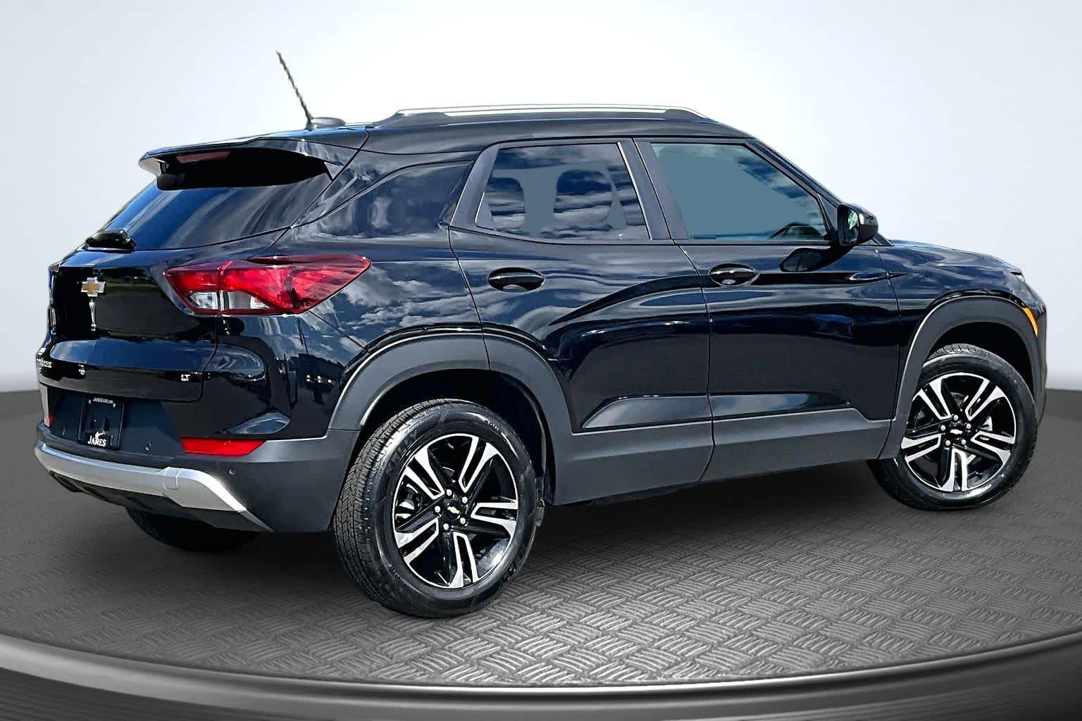 2024 Chevrolet Trailblazer LT - 2