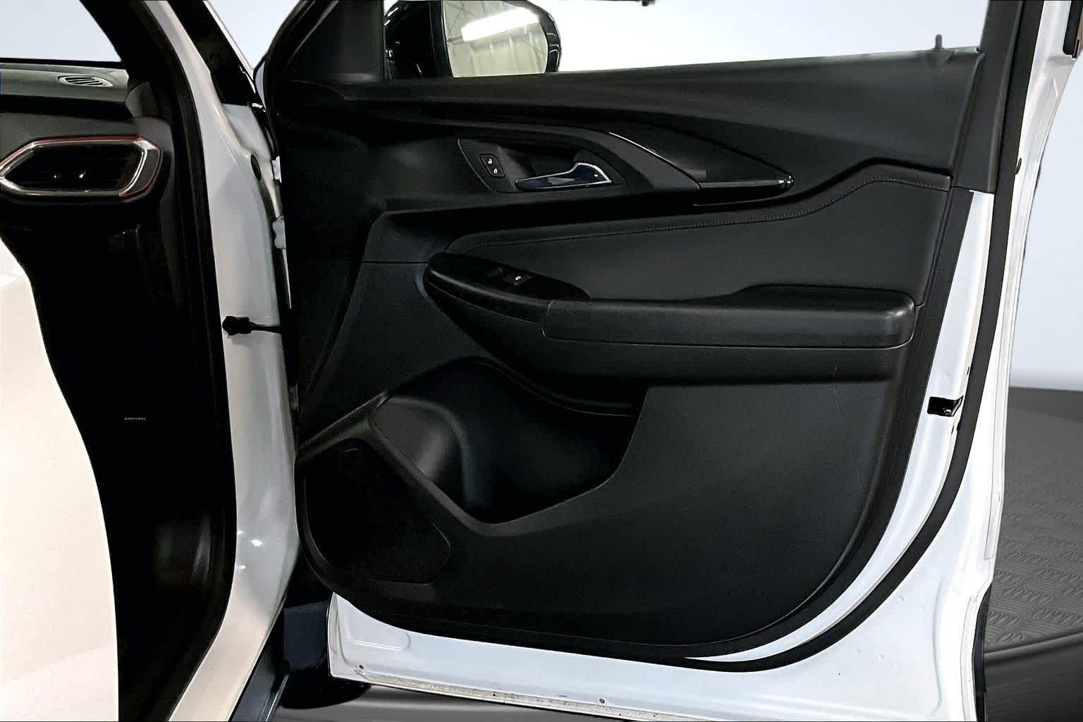 2023 Chevrolet Trailblazer RS Summit White at James Chevrolet