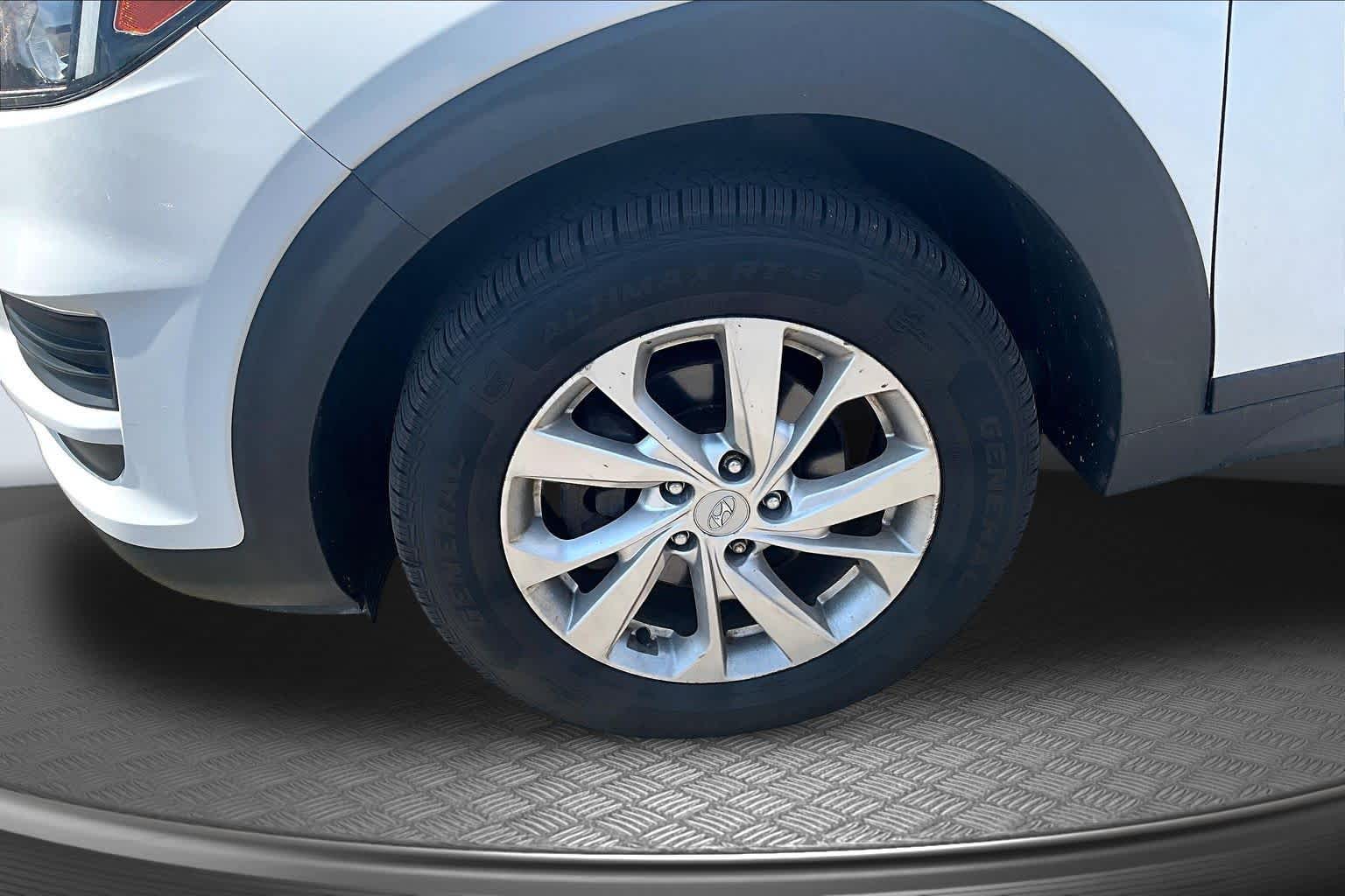 2019 Hyundai Tucson SE - 8