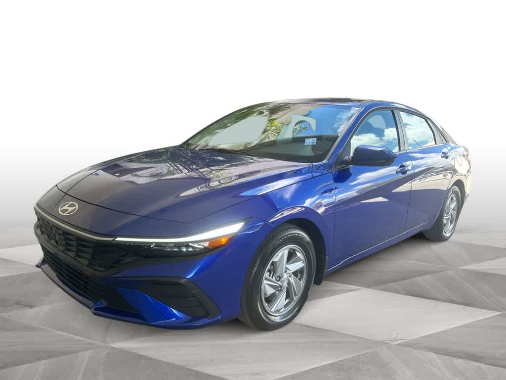 2025 Hyundai Elantra SE FWD