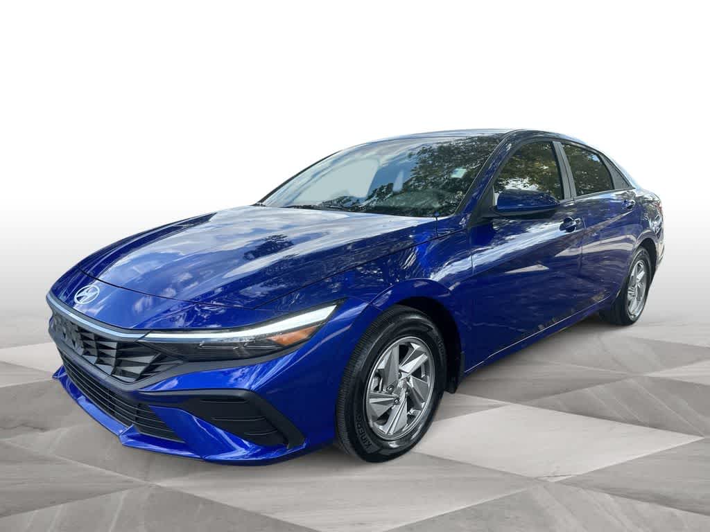 2025 Hyundai Elantra SE FWD