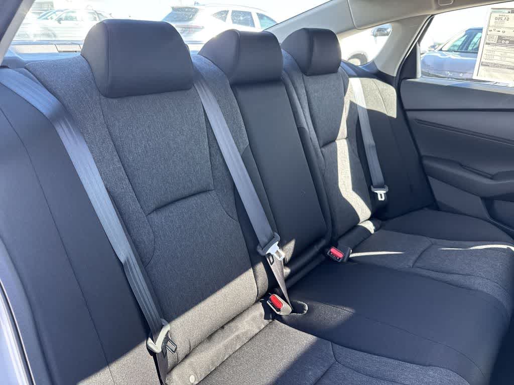 2025 Honda Accord SE - Photo 25