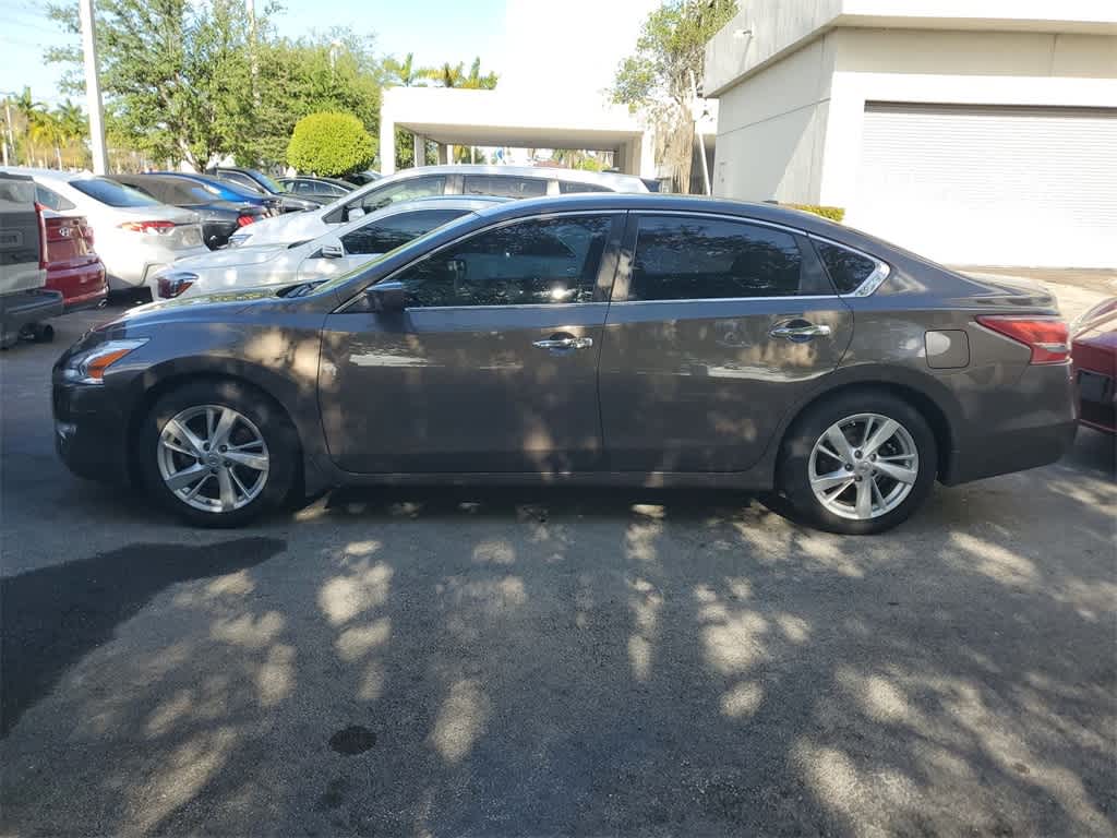 Used 2013 Nissan Altima Sedan SV with VIN 1N4AL3AP9DC270508 for sale in Florida City, FL