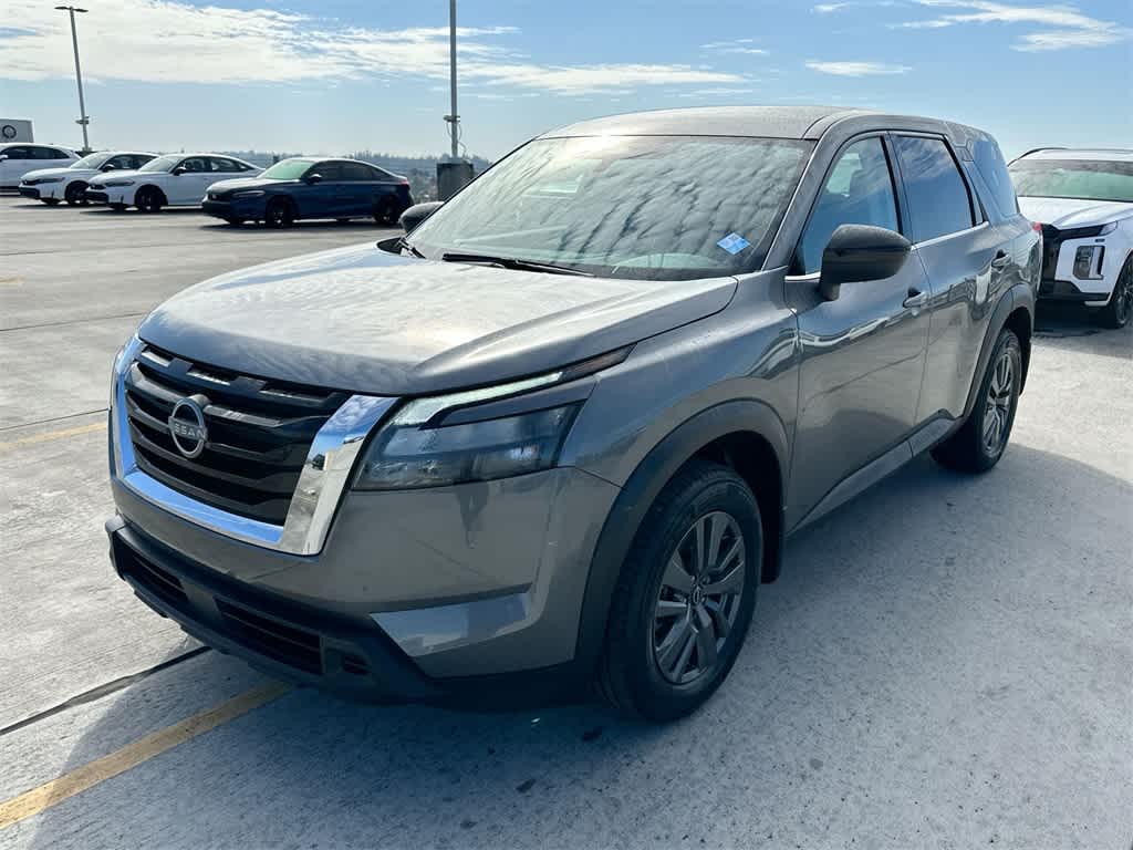 2024 Nissan Pathfinder S
