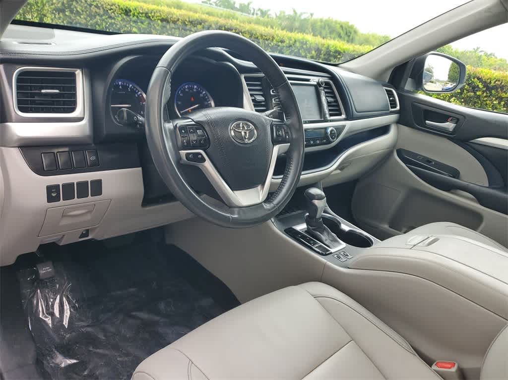 Used 2015 Toyota Highlander XLE with VIN 5TDKKRFH9FS109762 for sale in Florida City, FL