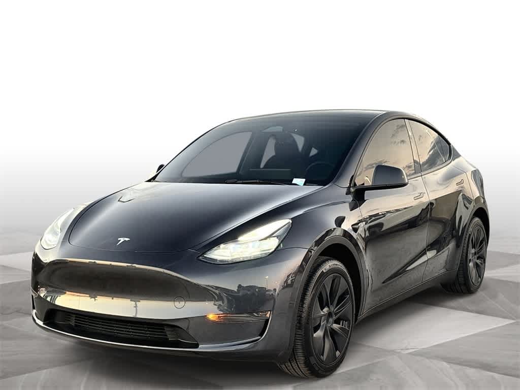 2025 Tesla Model Y Long Range's photo
