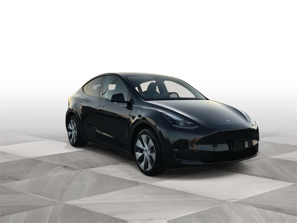 Used 2024 Tesla Model Y Long Range with VIN 7SAYGDEE8RF050138 for sale in Florida City, FL