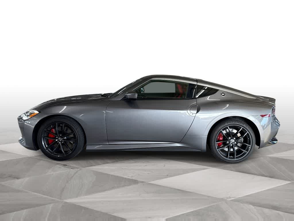 Used Gun Metallic 2025 Nissan Performance for Sale in Florida City