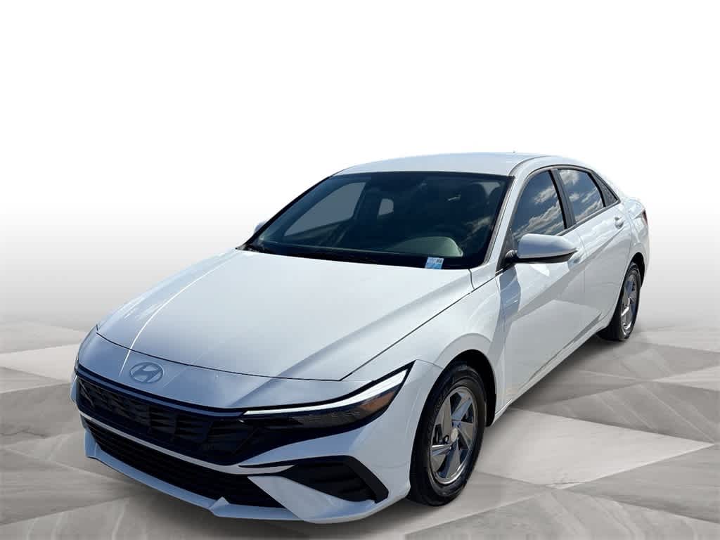 2024 Hyundai Elantra SE