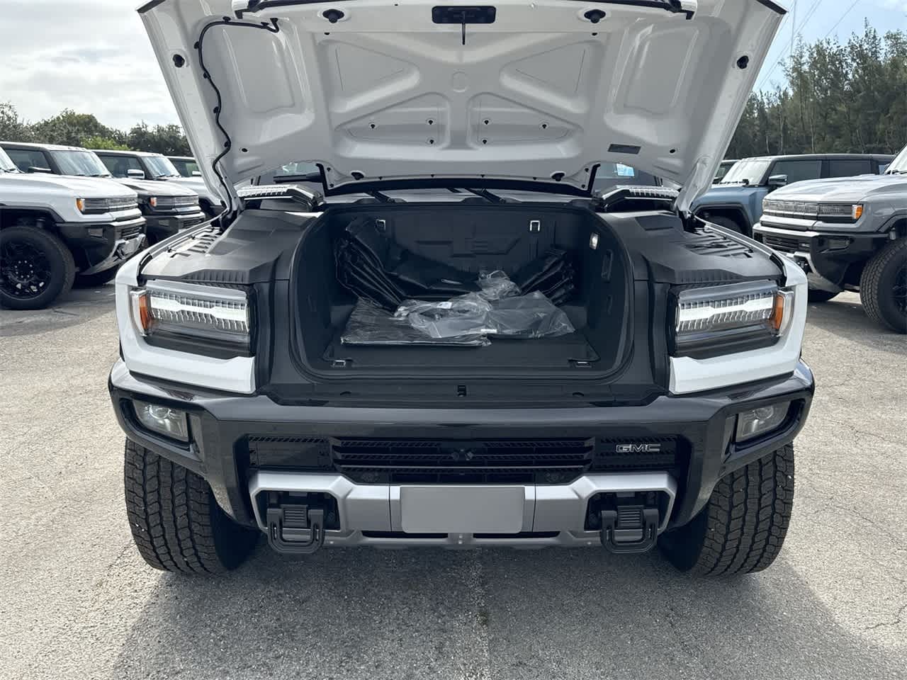 2025 GMC HUMMER EV 2X 10