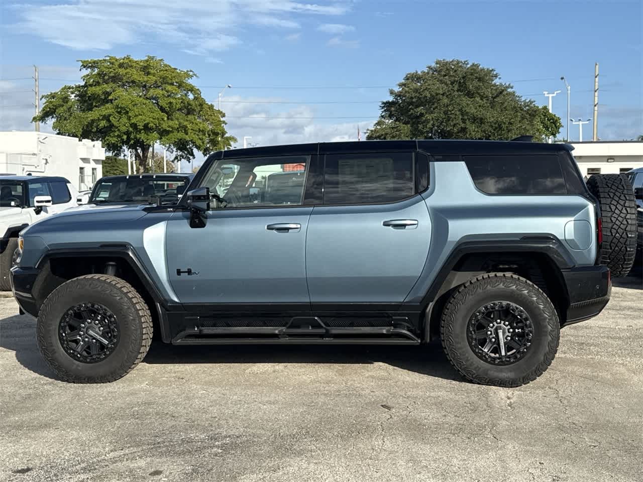 2024 GMC HUMMER EV 3X 8