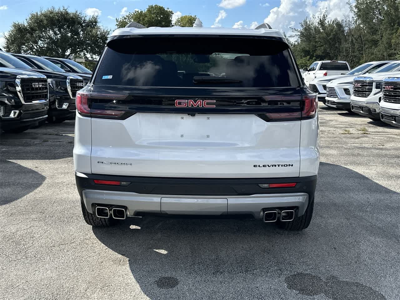 2024 GMC Acadia FWD Elevation 5