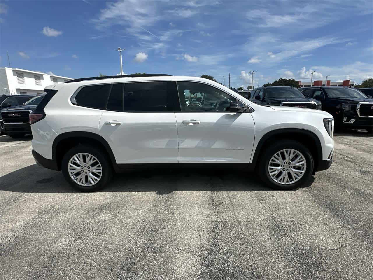 2024 GMC Acadia FWD Elevation 4