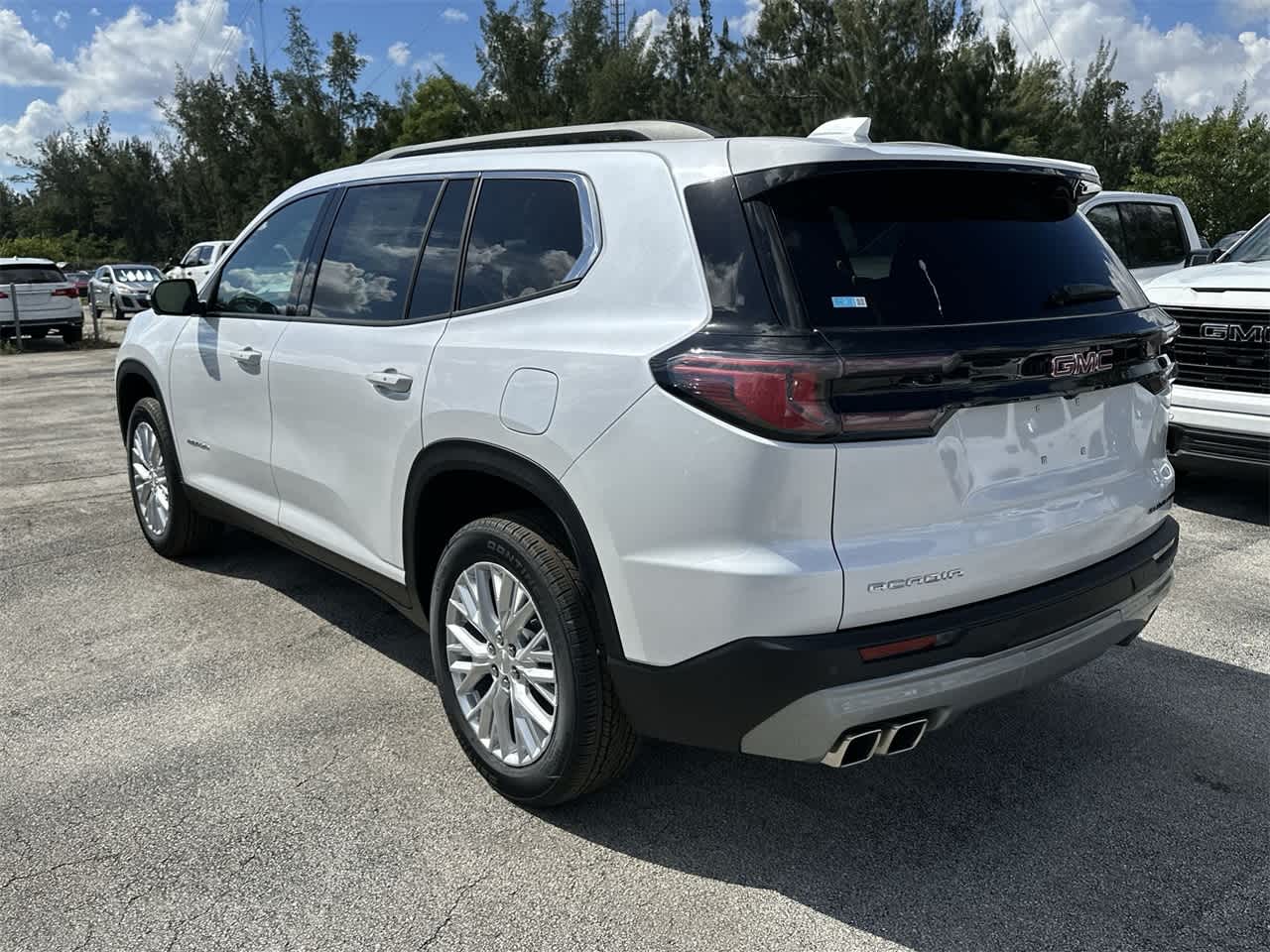 2024 GMC Acadia FWD Elevation 7