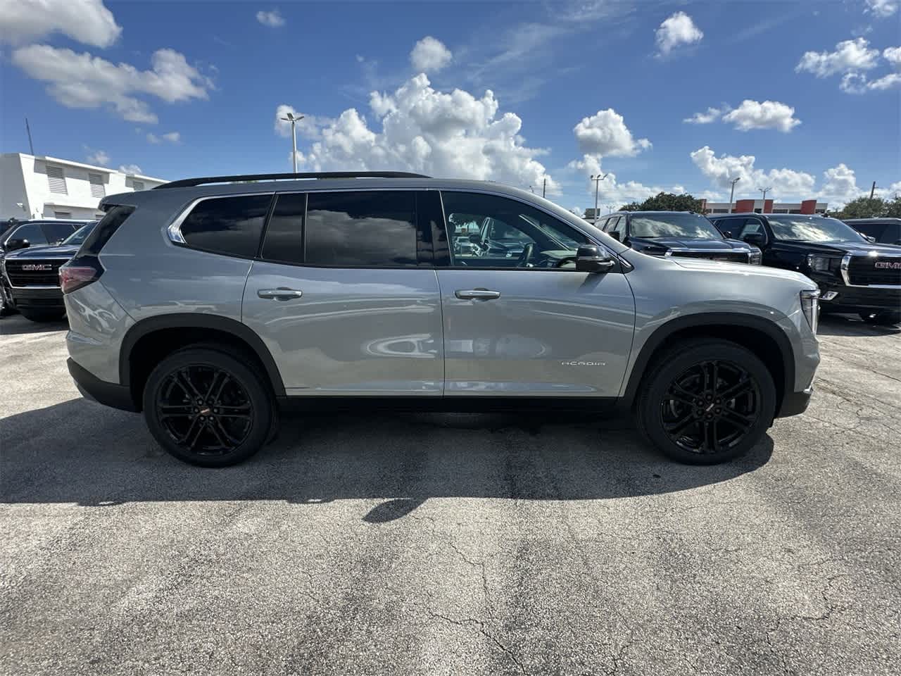 2024 GMC Acadia FWD Elevation 4