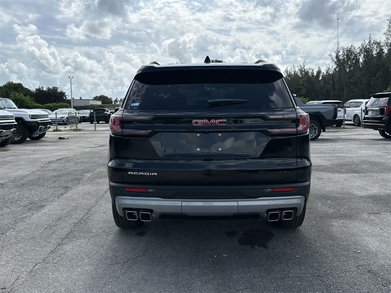 2024 GMC Acadia FWD Elevation 5