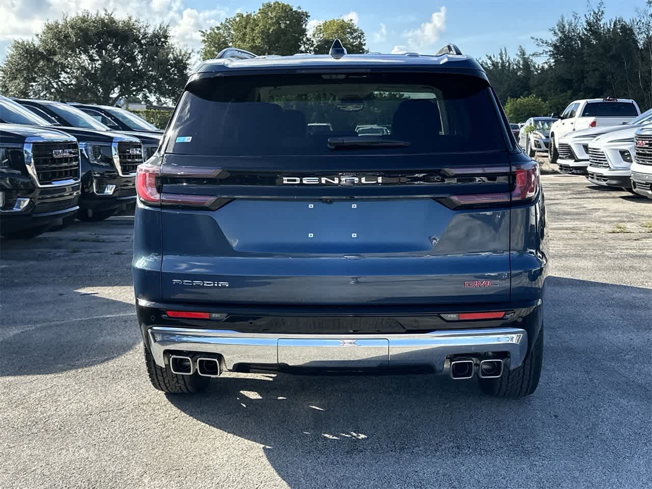 2024 GMC Acadia FWD Denali 5