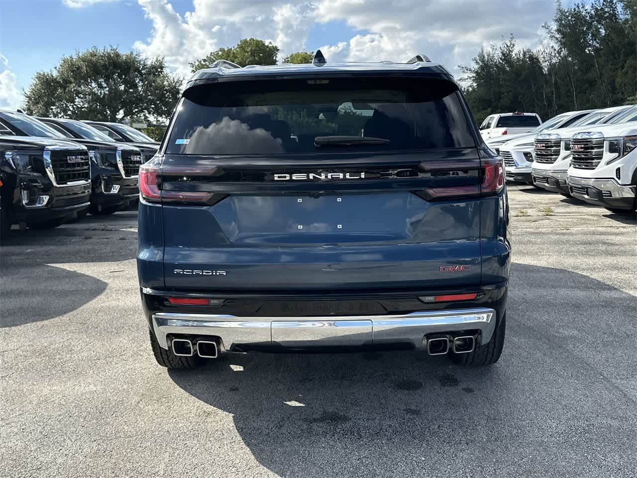 2024 GMC Acadia FWD Denali 5