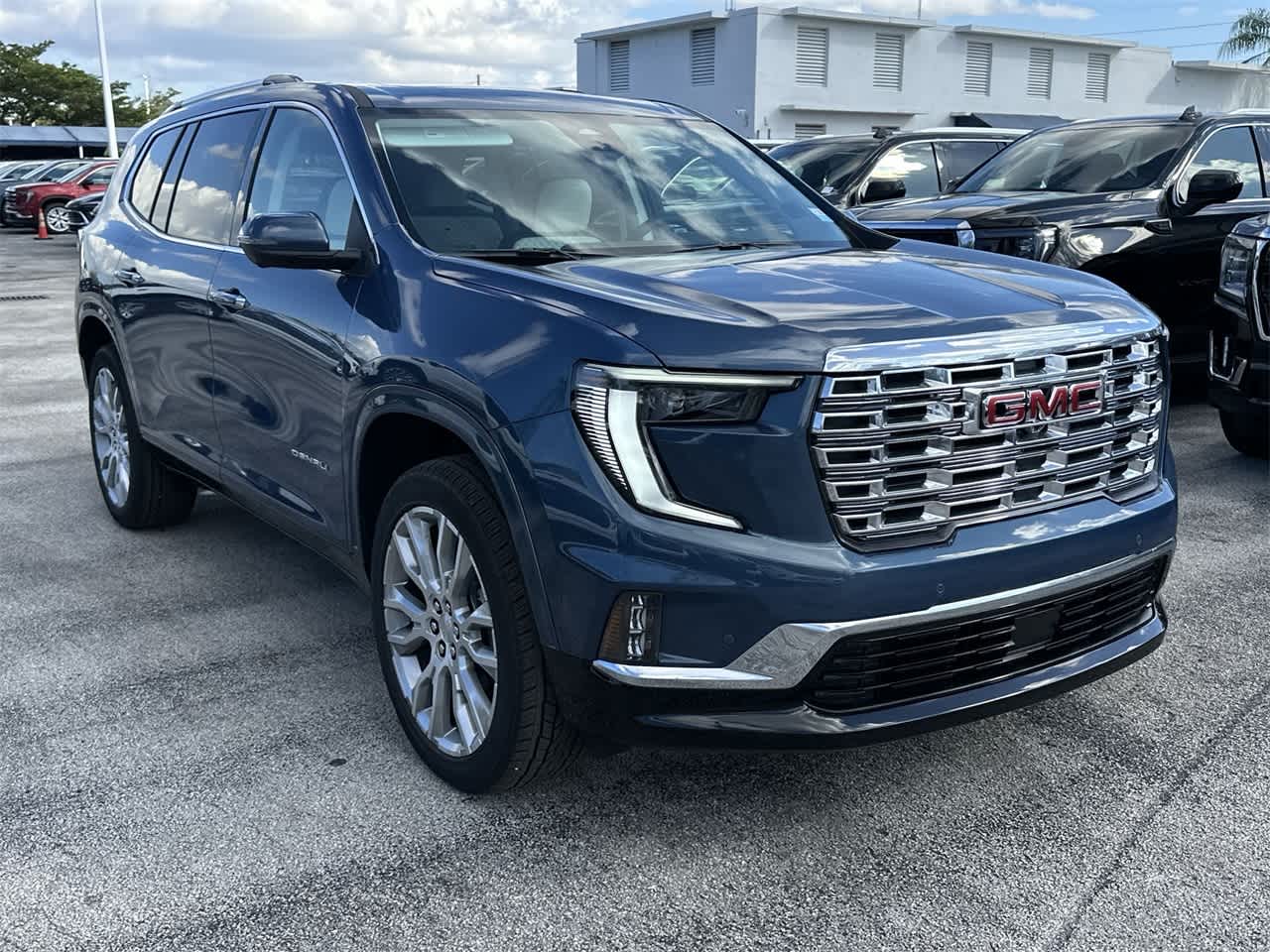 2024 GMC Acadia FWD Denali 3