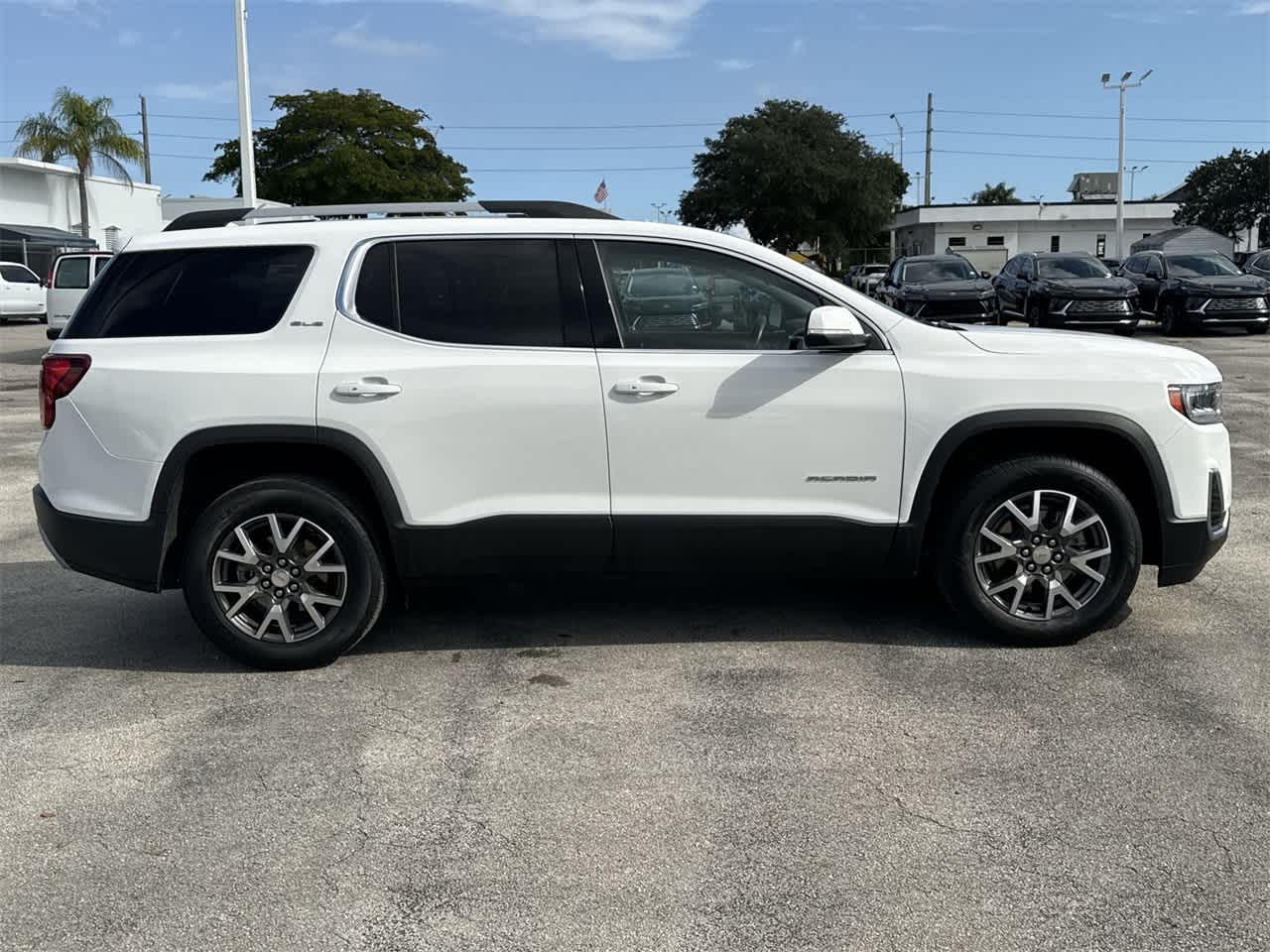 2022 GMC Acadia SLE 4