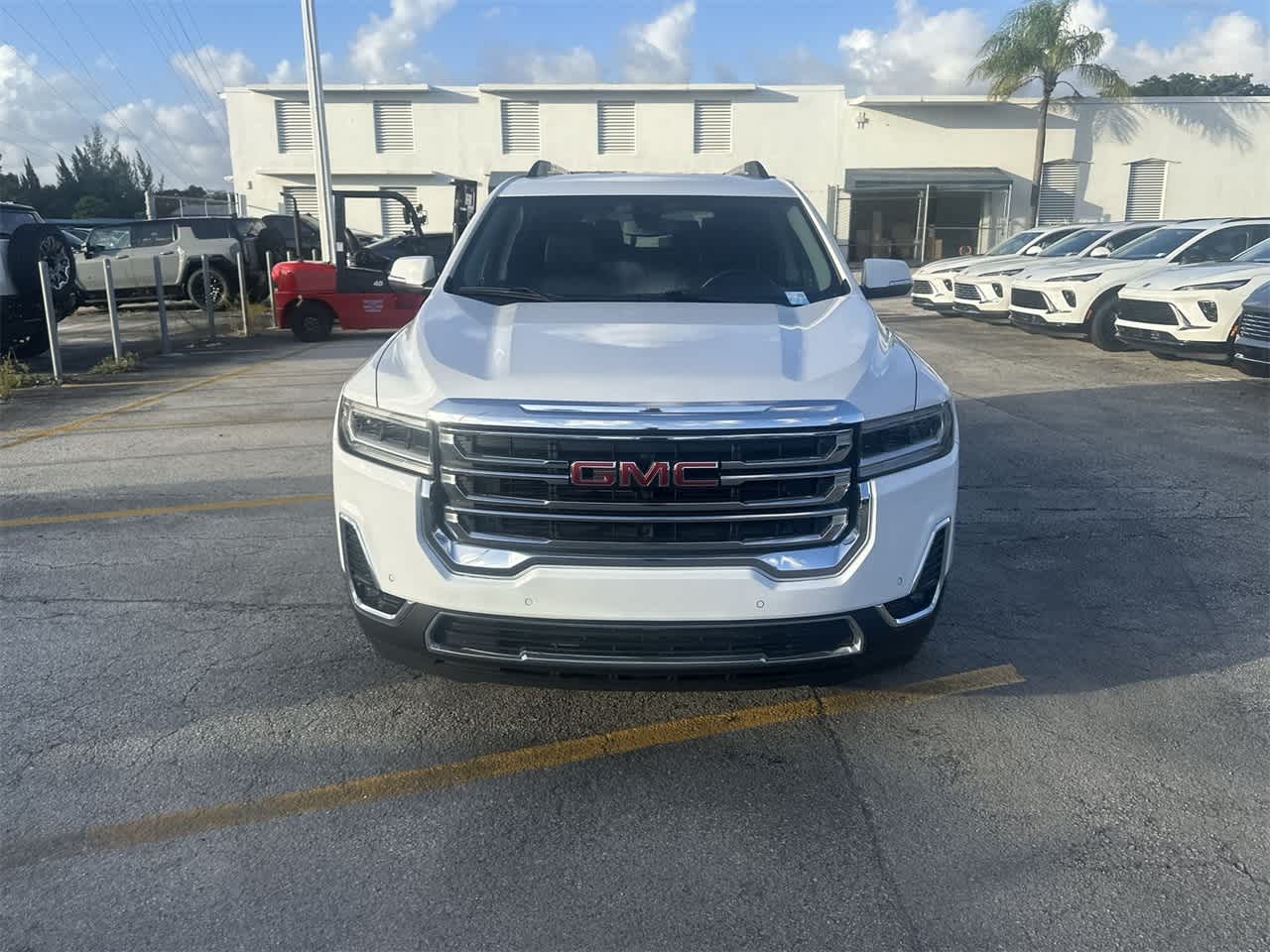 2023 GMC Acadia SLT 2