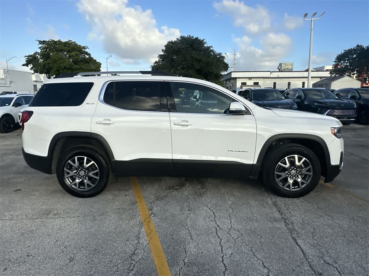 2023 GMC Acadia SLT 4