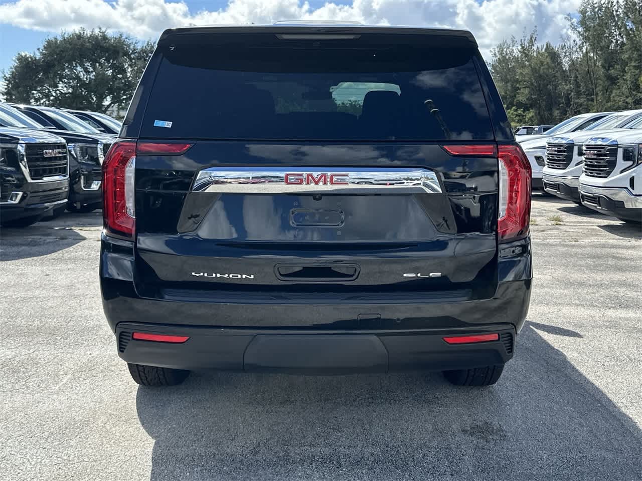 2024 GMC Yukon SLE 5