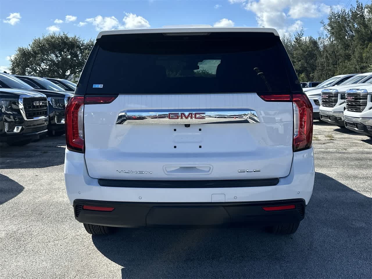 2024 GMC Yukon SLE 11