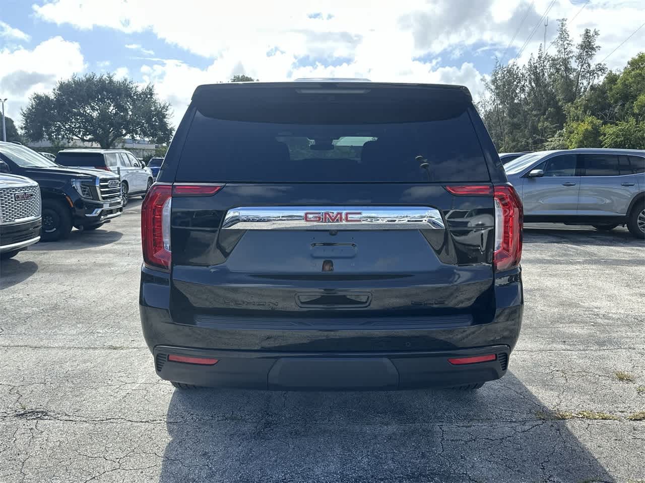 2024 GMC Yukon SLE 5