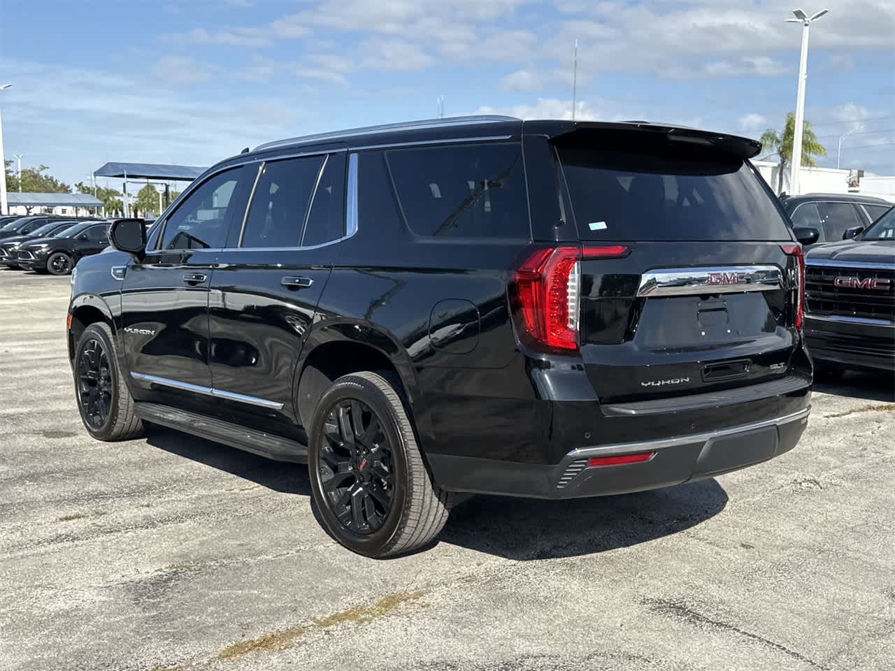 2022 GMC Yukon SLT 13