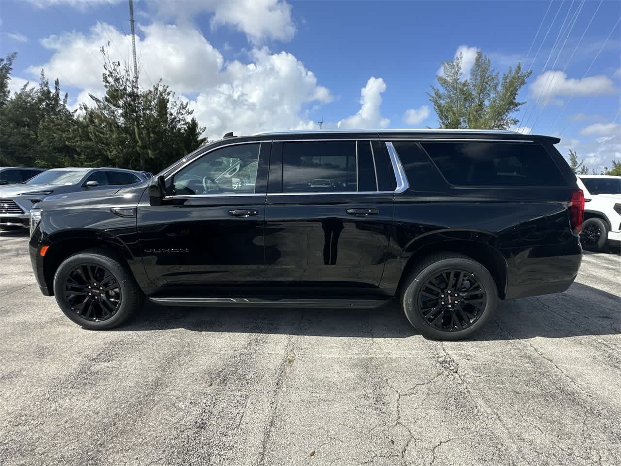 2024 GMC Yukon XL SLE 8