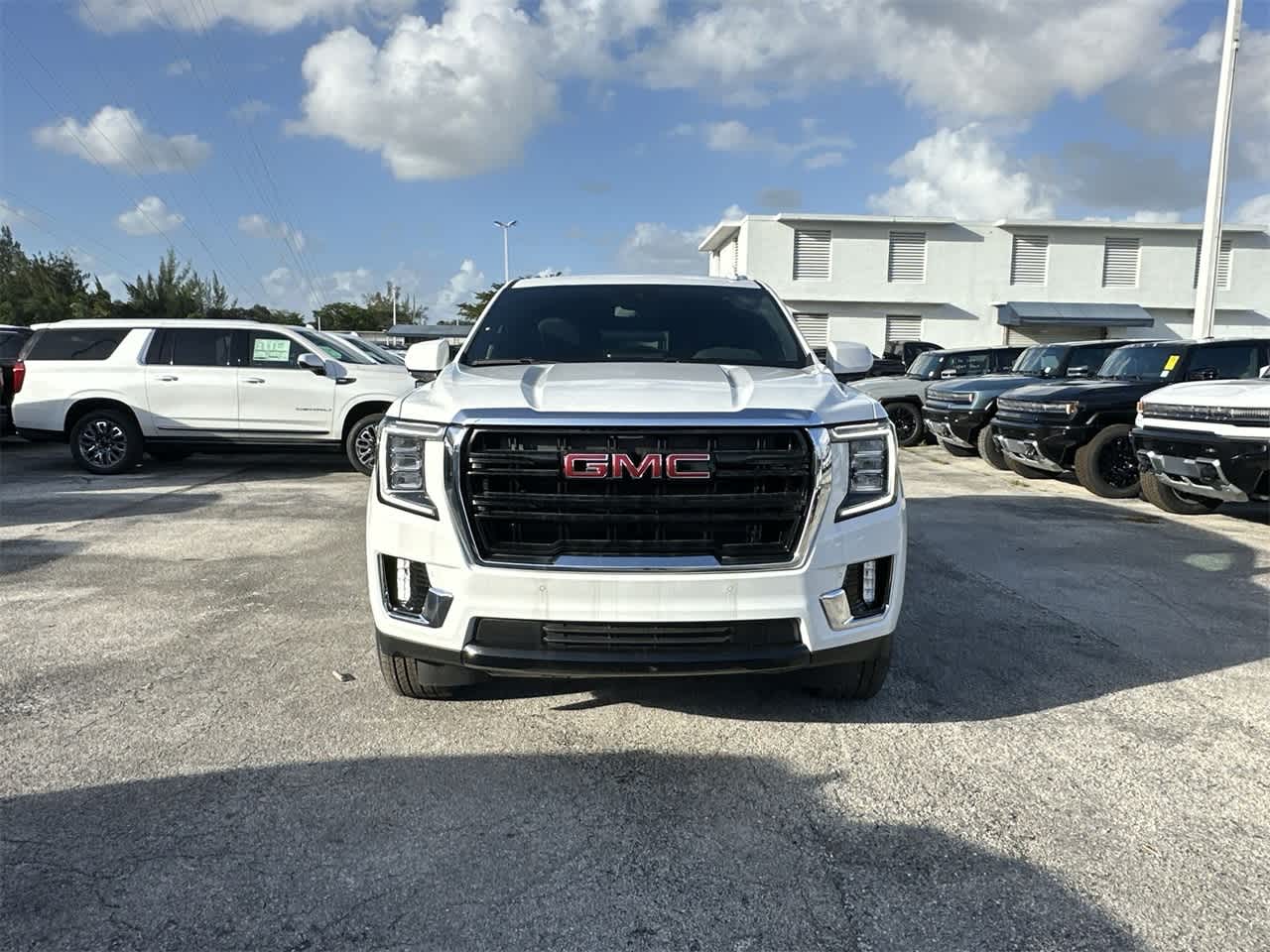 2024 GMC Yukon XL SLE 2