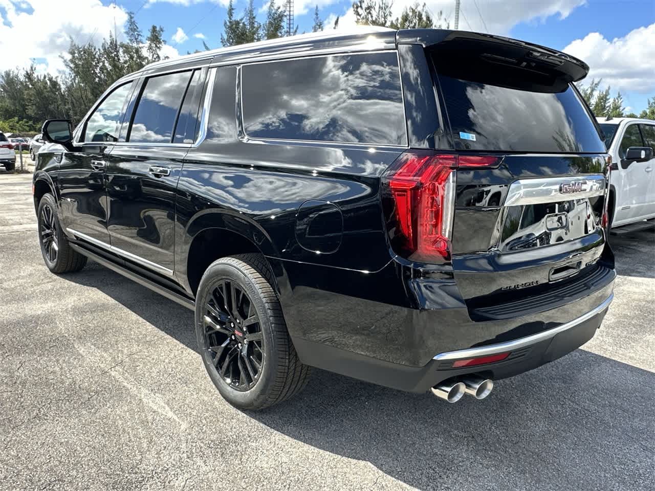 2024 GMC Yukon XL Denali 7