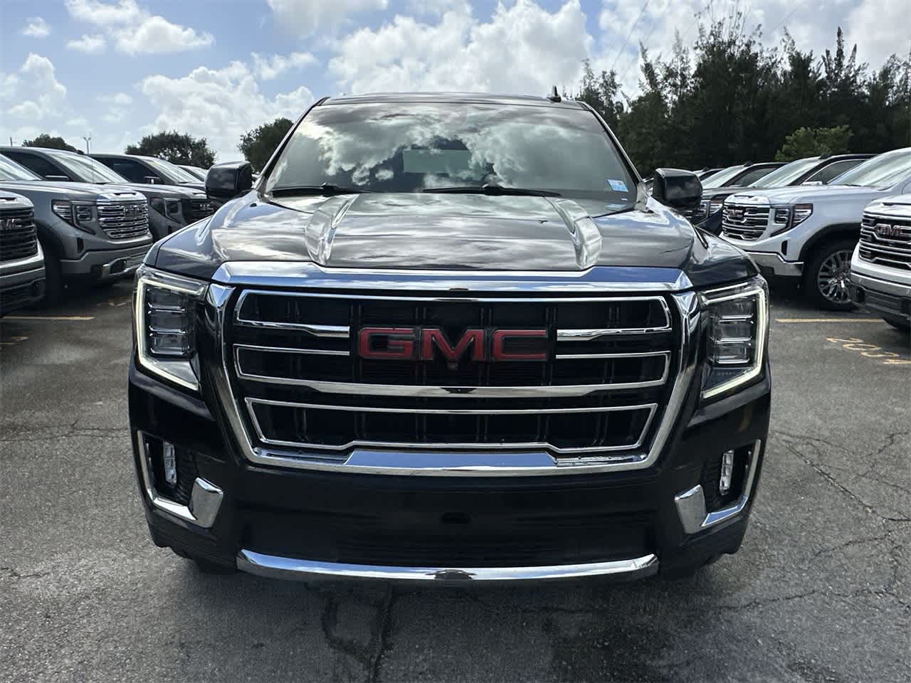 2022 GMC Yukon SLT 2