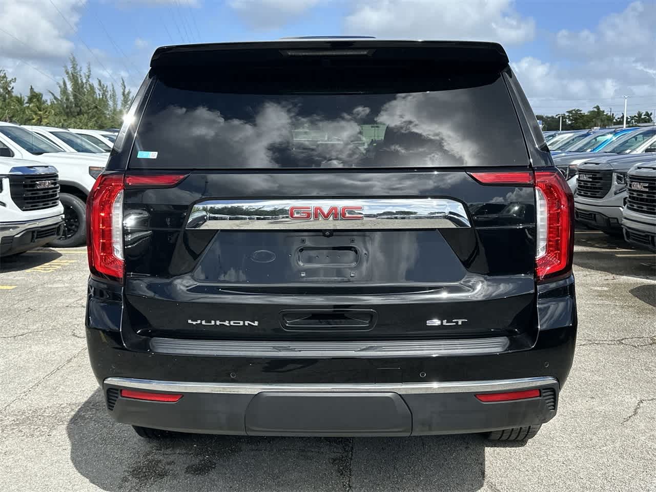 2022 GMC Yukon SLT 5