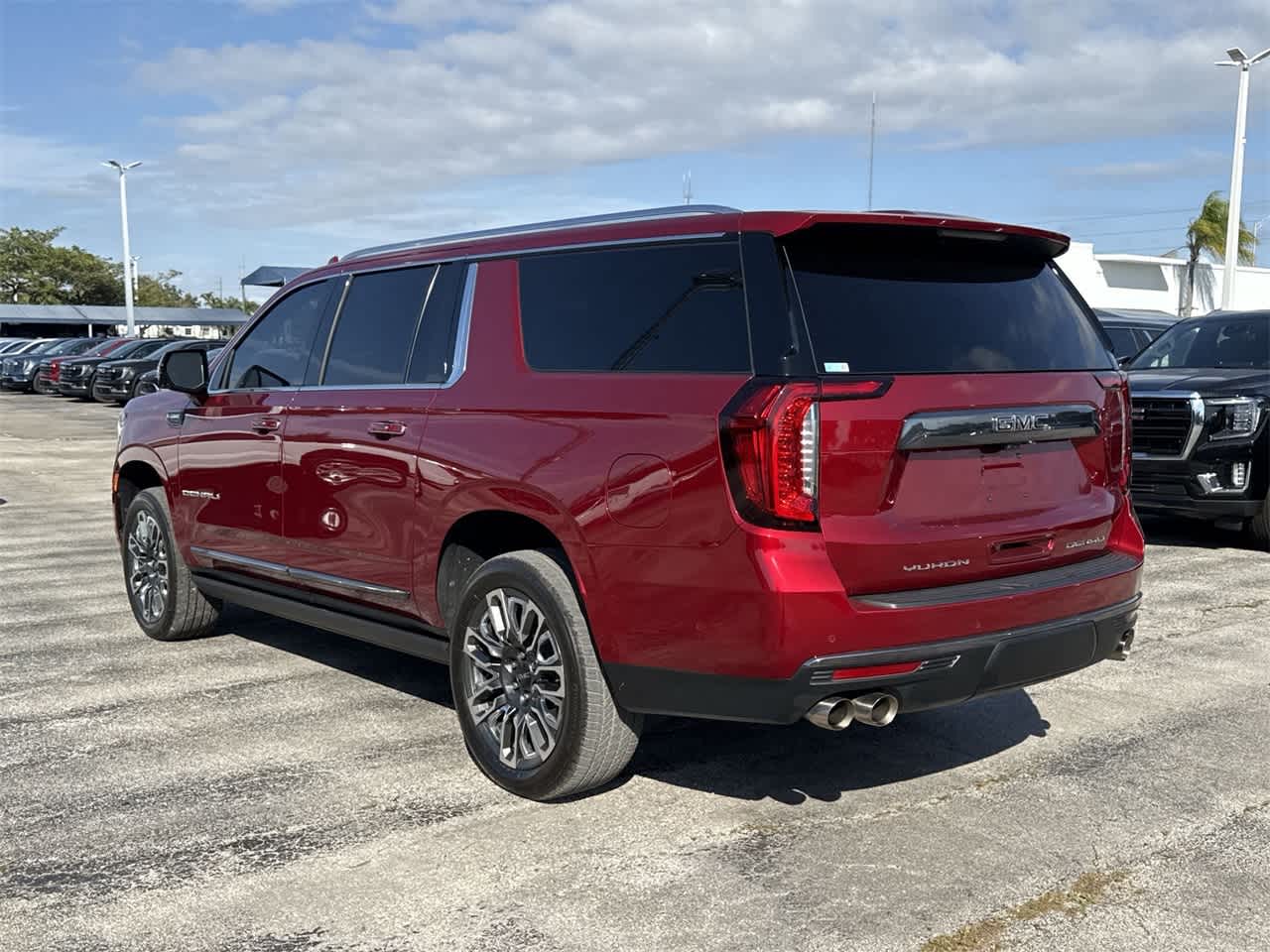 2023 GMC Yukon XL Denali Ultimate 13